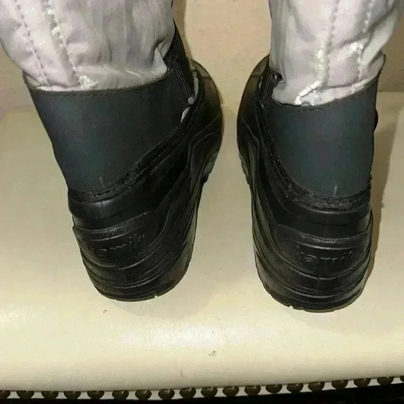 Kamik snow boots Size 4 - Picture 3 of 7